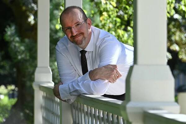 Soudci jako Simon na Ústavní soud nepatří, říká historik. Pavlův kandidát vzal odškodné politickému vězni