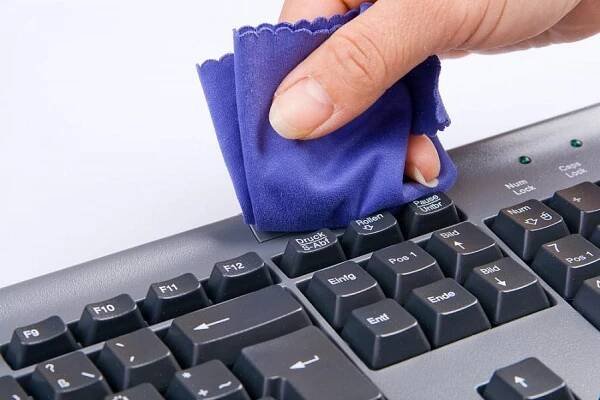 Jak vyčistit počítač a klávesnici?