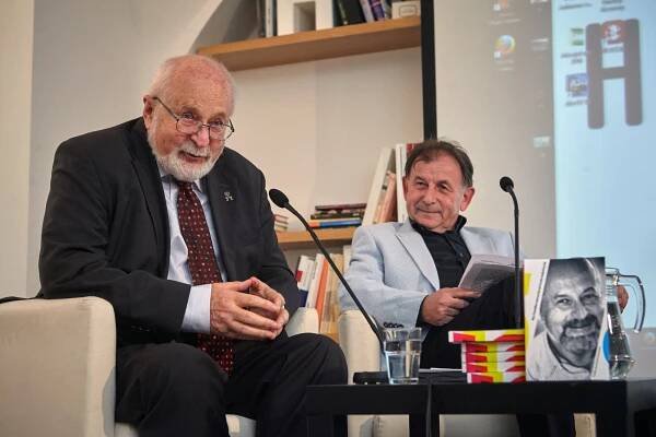 Bez Františka Janoucha ani moře nešplouchá (22. 9. 2016) - Fotogalerie - Knihovna Václava Havla