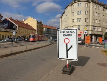 Změny na rozkopaném Mendlově náměstí v Brně: přečtěte si, co bude nově zavřené