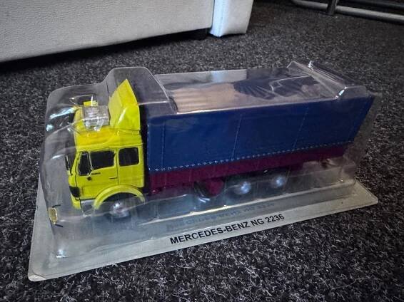 KULTOVNÍ NÁKLAĎÁKY *Mercedes-Benz NG 2236* 1:43 - DeAgostini Prémium - Modely automobilů