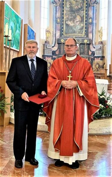 Českobudějovický biskup udělil diecézní ocenění - Církev.cz | Zprávy