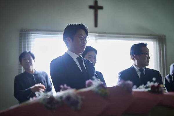 Hae-jin Yoo - Exhuma - Z filmu