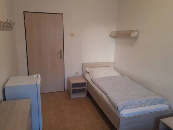 ASTORIE Mánes Školní 906 - Ubytovna Astorie - Otrokovice