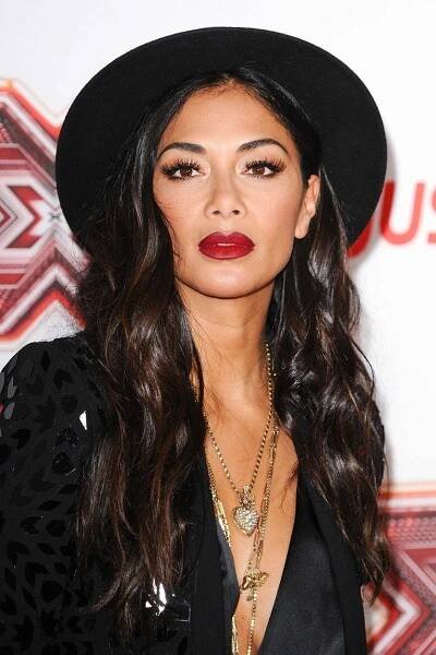 V porotě X Factoru bude opět k nepřehlédnutí: Nespoutaná Nicole Scherzinger lákala fanoušky na svůj obří dekolt
