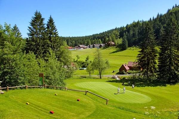 Objevte kouzlo golfového hřiště Horal ve Velkých Karlovicích