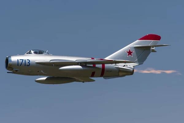 45 North Airshows MiG-17F