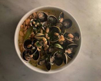 Haricot Beans with Clams - '74Escape