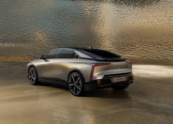 Automobilka DS představuje extravagantní crossover N°8