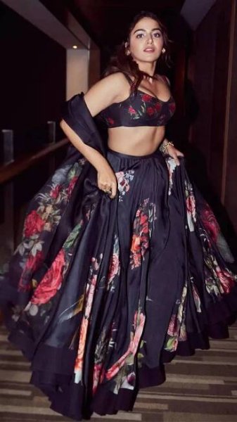 Wamiqa Gabbi captivates in stunning traditional ensembles inspired by culture