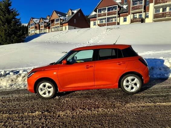Test Suzuki Swift 1.2 DualJet PREMIUM 5MT 4×4 AllGrip. Malá ale velká radost - Autaprozeny.cz