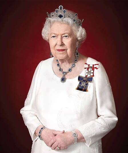 See Queen Elizabeth's New Official Portrait (Her First Tiara Moment in Months!)