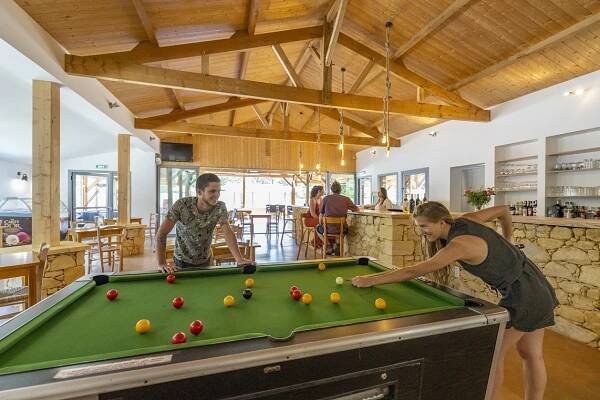 Camping Lou Castel | 4* | Dordogne| VacanceSelect.com