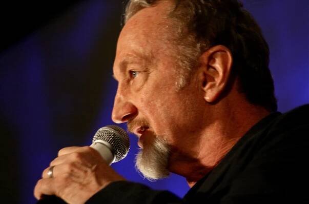A Petition Has Been Set Up to Cast Robert Englund as Dr. Loomis in Next 'Halloween' - I Love Halloween
