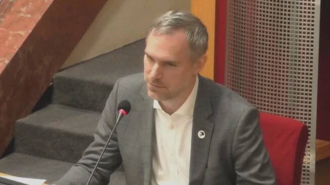 Pražské zastupitelstvo mimořádně jedná. Řeší se kauzy Martina Kubelky
