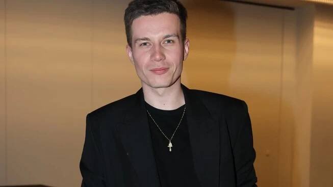 S kým žije Daniel Krejčík ze seriálu Děcko: Přiznal novou lásku. Po Stropnickém má učitele Jířu