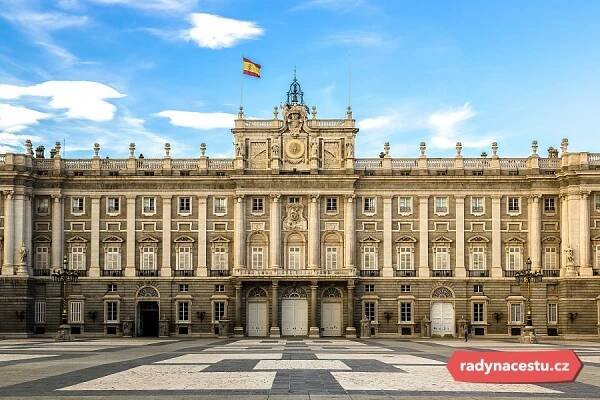 Královský palác v Madridu: největší v západní Evropě, s krásně zdobenými místnostmi | Magazín Radynacestu.cz