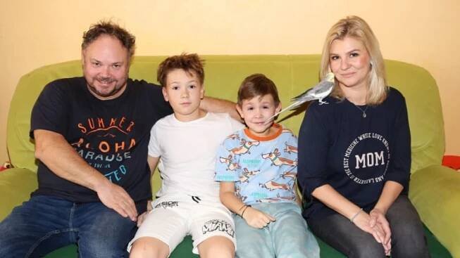 Herec Martin Sobotka stále bydlí v rodném domě. Jak byt v holešovickém činžáku vypadá?