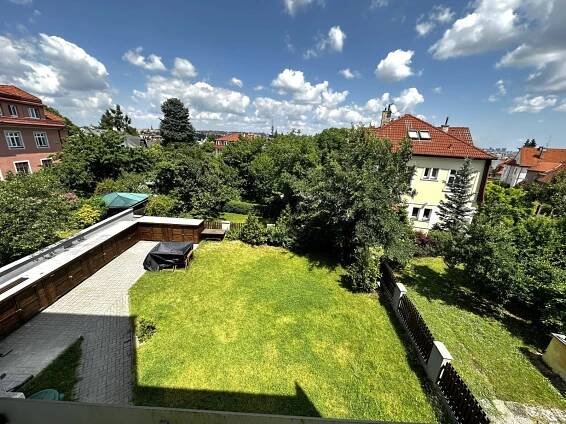 Pronájem 3+kk s balkonem a dvorkem, Praha 4