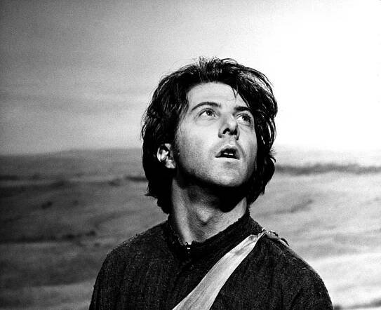 Dustin Hoffman si za roli Malého velkého muže vysloužil zápis do knihy rekordů. Jeho hrdinovi bylo 17 i 121 let