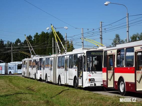 Trolejbusům Škoda 14Tr a 15Tr zvoní hrana
