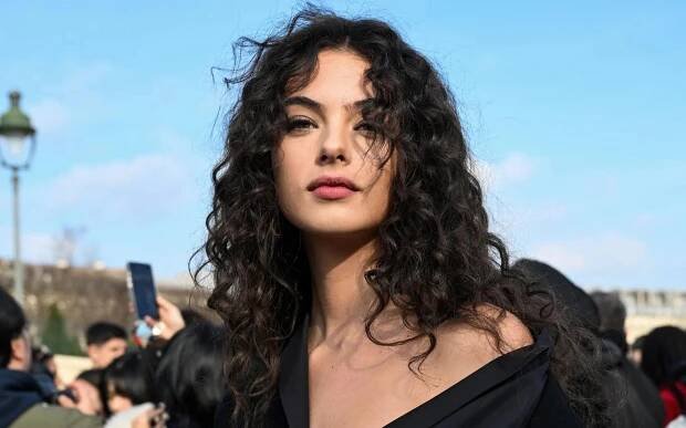 Deva Cassel: age, boyfriend, all about Monica Bellucci's daughter - nss ...