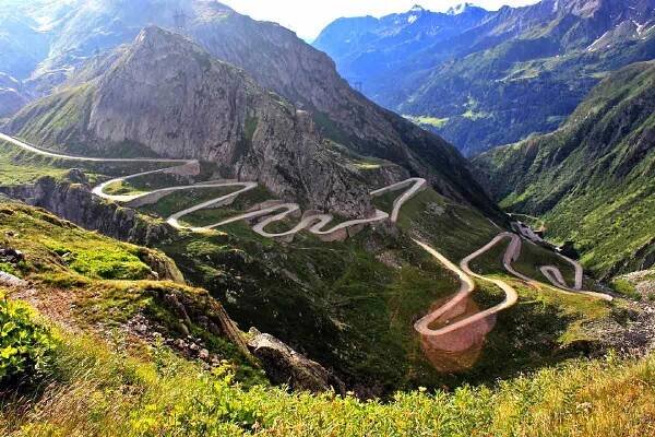 the transalpina + transfagarasan road