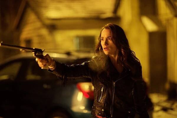 Wynonna Earp - Walkin' After Midnight - Z filmu - Melanie Scrofano