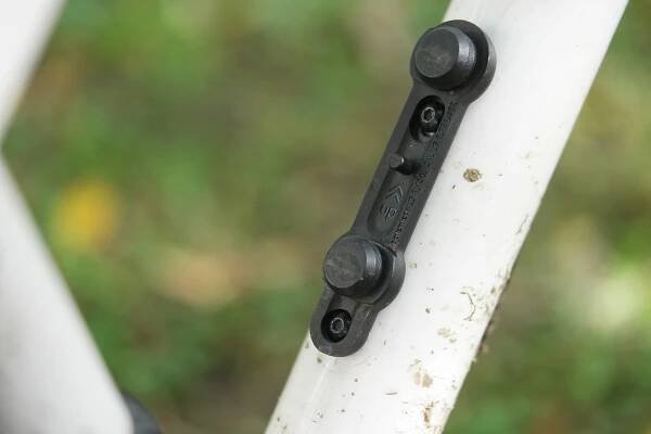 FIDLOCK Bottle Twist – lahev s magnetickým zámkem! | BikeAndRide.cz