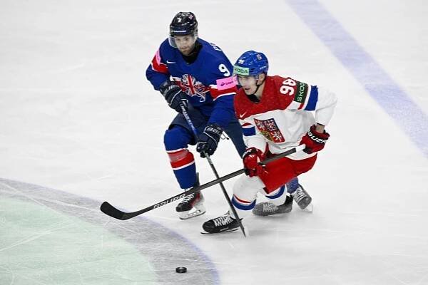 Brett Perlini, Martin Nečas