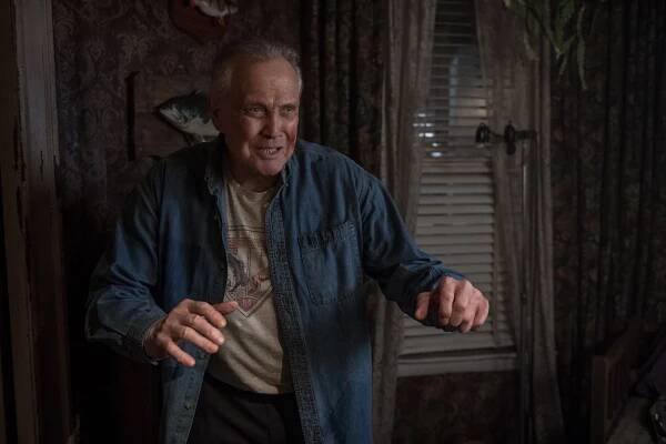 Lee Majors - Ash vs Evil Dead - Apparently Dead - Z filmu