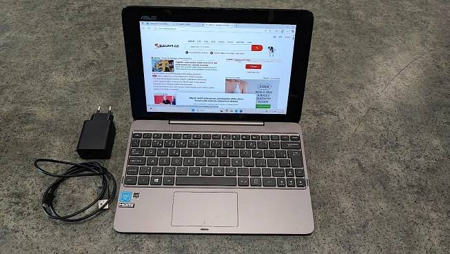 Notebook 2 v 1 ASUS T100HAN viz. foto.
