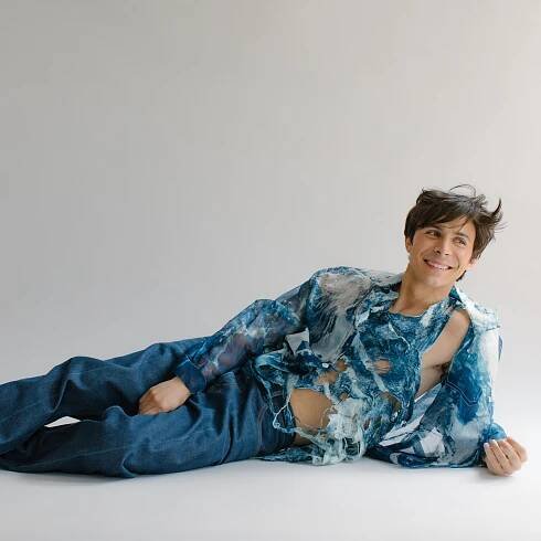 Netflix’s “Rebelde” Star Alejandro Puente on Season 2, LGBTQ+ Storytelling, and Playing a Bad Boy
