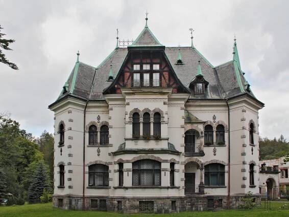 Soubor:Riedlova vila, Desná (2).jpg – Wikipedie