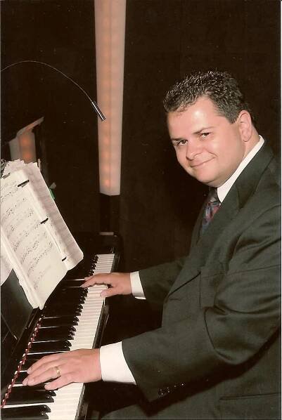 John O'Keefe at the Piano shot 2