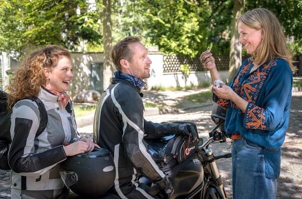 Praxis mit Meerblick - Unter Campern - Z filmu - Anja Antonowicz, Stephan Kampwirth, Tanja Wedhorn