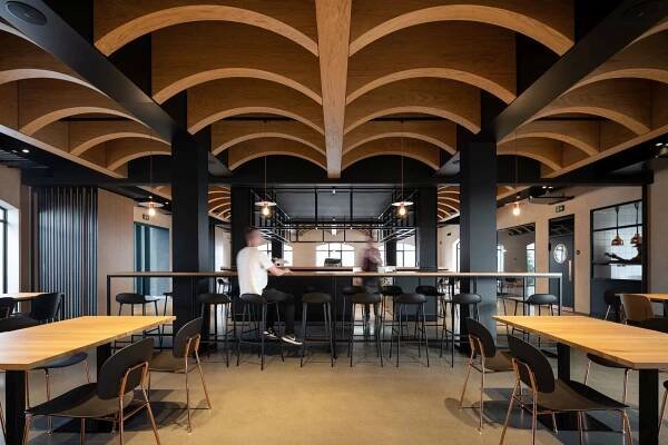 Pivovar Bernard vítá své návštěvníky s elegancí zlatavého moku | ARCHIZOOM.CZ