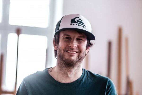 Tomáš Břínek alias TMBK: Od čtvrté třídy jsem kreslil vtipy a posílal je po třídě, to byl můj osobní Facebook