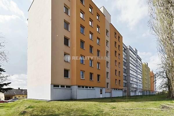 PRODEJ BYTU 2+KK, 42 M2 S LODŽIÍ V PANELOVÉM DOMĚ VE STRAKONICÍCH - SLEVA 100.000!!!
