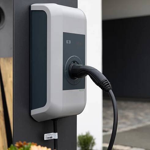 Eine Detailaufnahme einer E-Ladesäule.