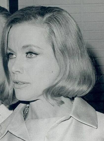 Honor Blackman – Wikipedia, wolna encyklopedia
