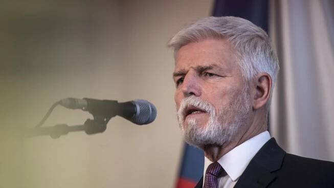 Prezident Pavel jednal s vládou o obraně. Formují nás obavy z války na Ukrajině, připustil