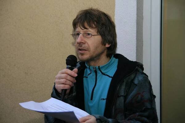OBRAZEM: Grena Běh se soudkem na zádech