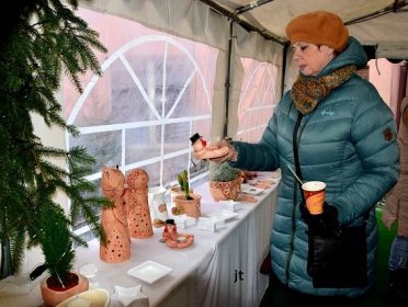 Vánoční výstava keramiky přilákala do Brodku u Přerova davy. Podívejte se