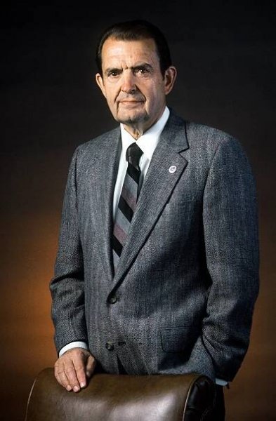 David C. Jones - Wikipedia
