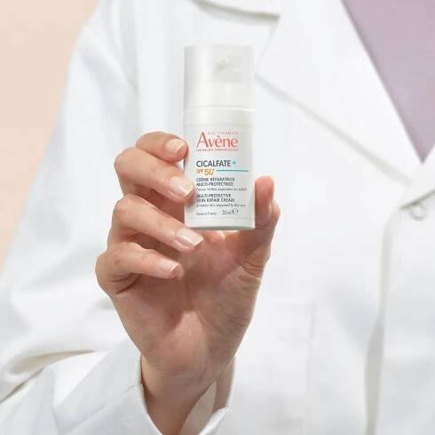 Avène Cicalfate Plus Multi-Protective Skin Repair ochranný obnovující krém SPF50+ 30 ml
