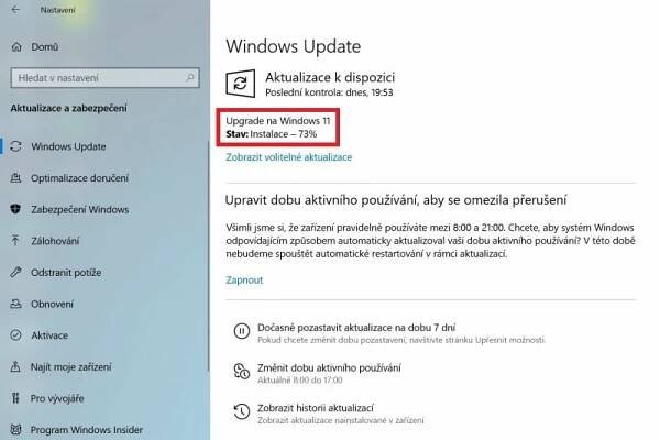 Instalace Windows 11 na pozadí Windows 10