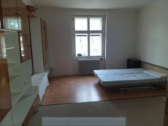Starostrašnická, Praha 10 - Strašnice