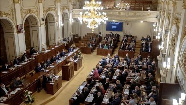 Podle průzkumů hrozí po volbách politický pat. Rozhodnou kraje, odhaduje politolog