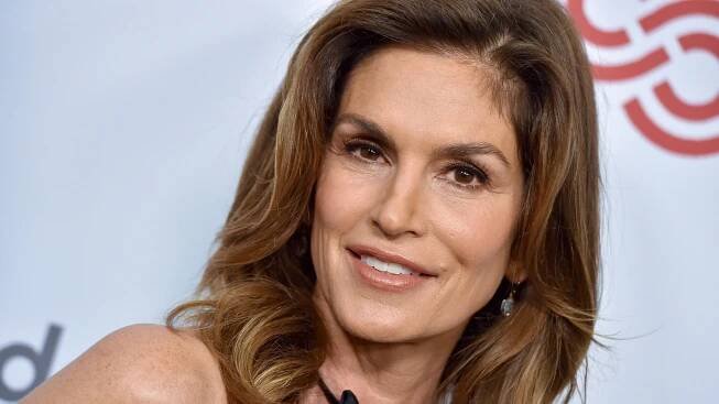 Cindy Crawford Recreated Her Signature '90s Hair & Makeup on a 'Vogue' Cover — See Photos